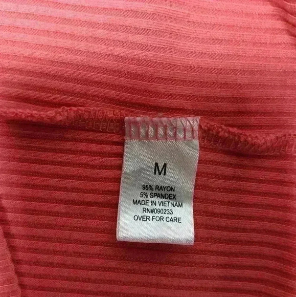 Pac  crop crew neck t shirt. Ladies size m - Picture 4 of 6